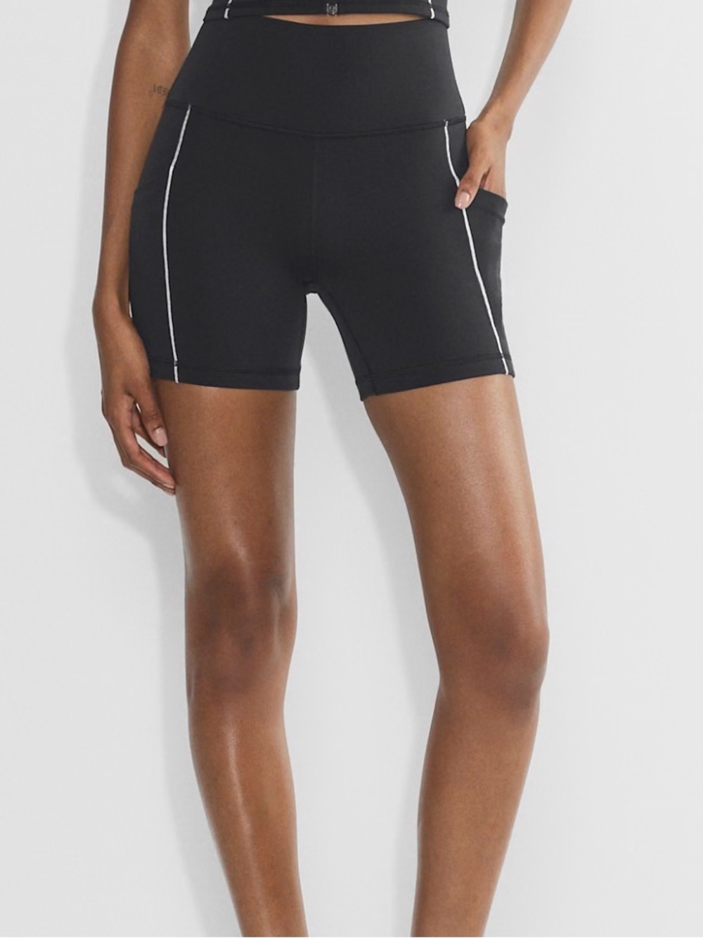 ARITZIA TNA high rise bike shorts